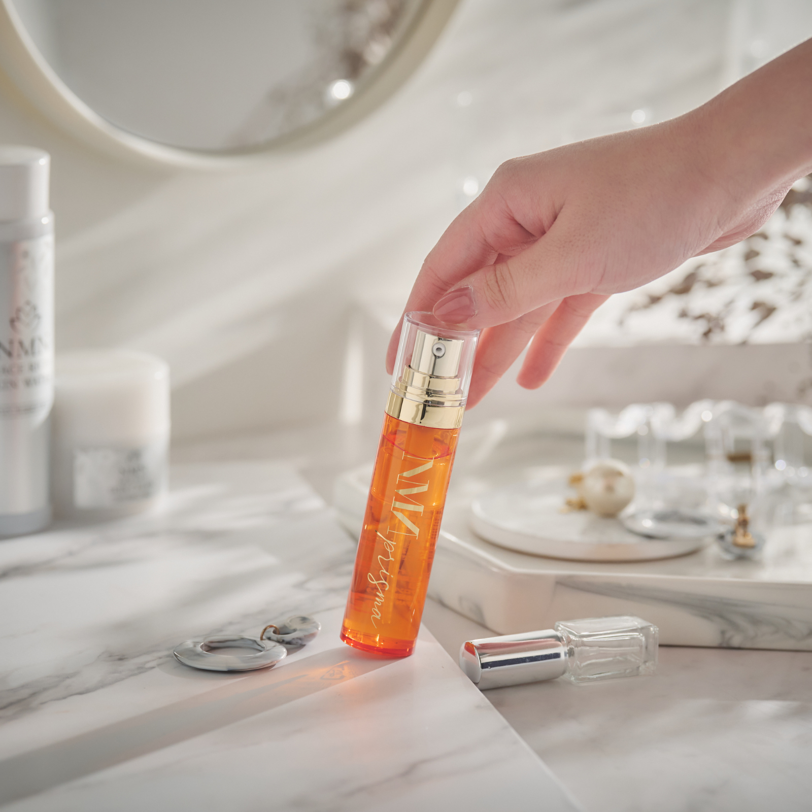 リリカゴールドセラム フェイスエッセンス (20％ 割引) リリカゴールド