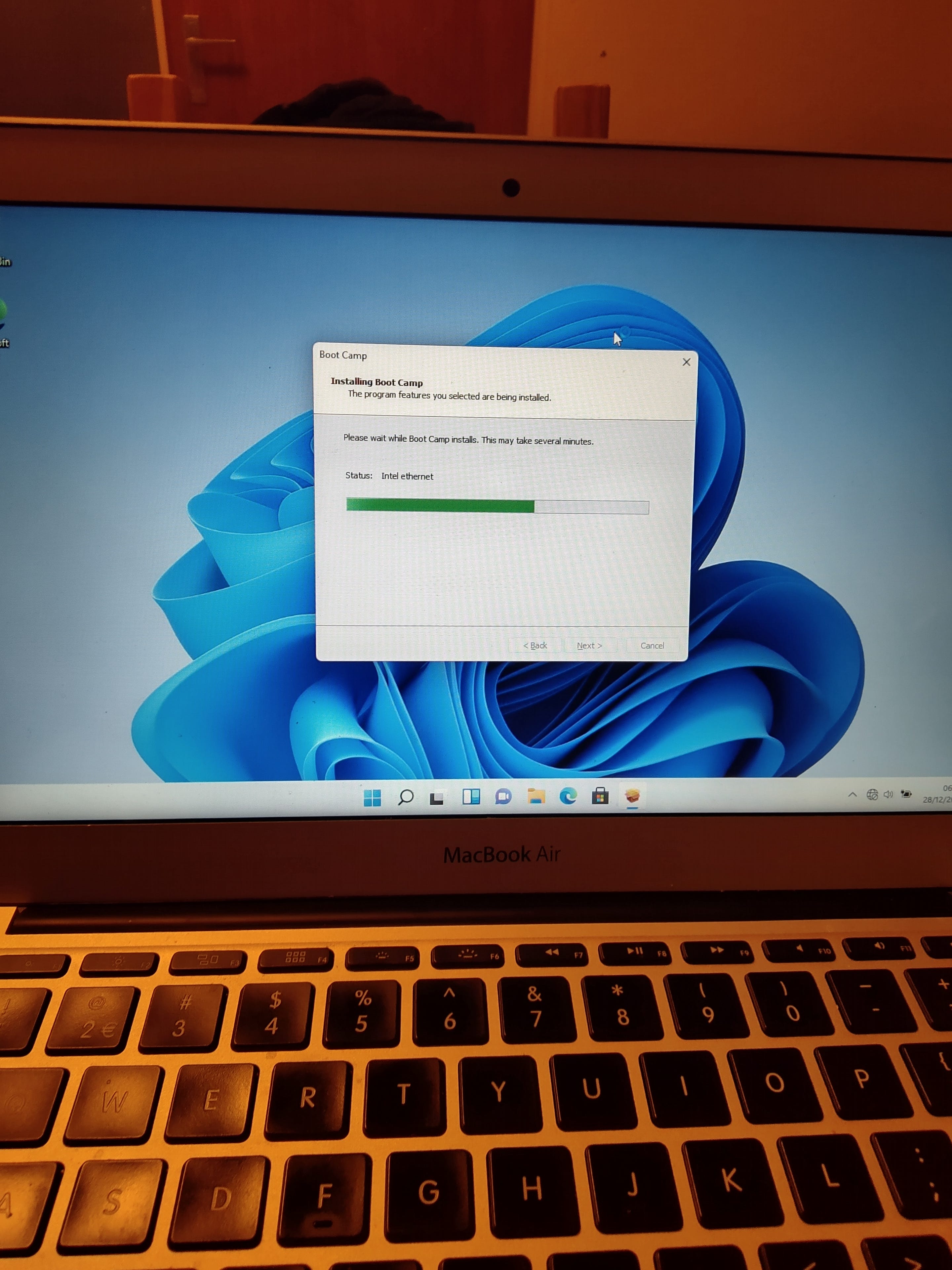 11インチMacbook AirにWindows11を入れる - Naoki Satoh - Medium