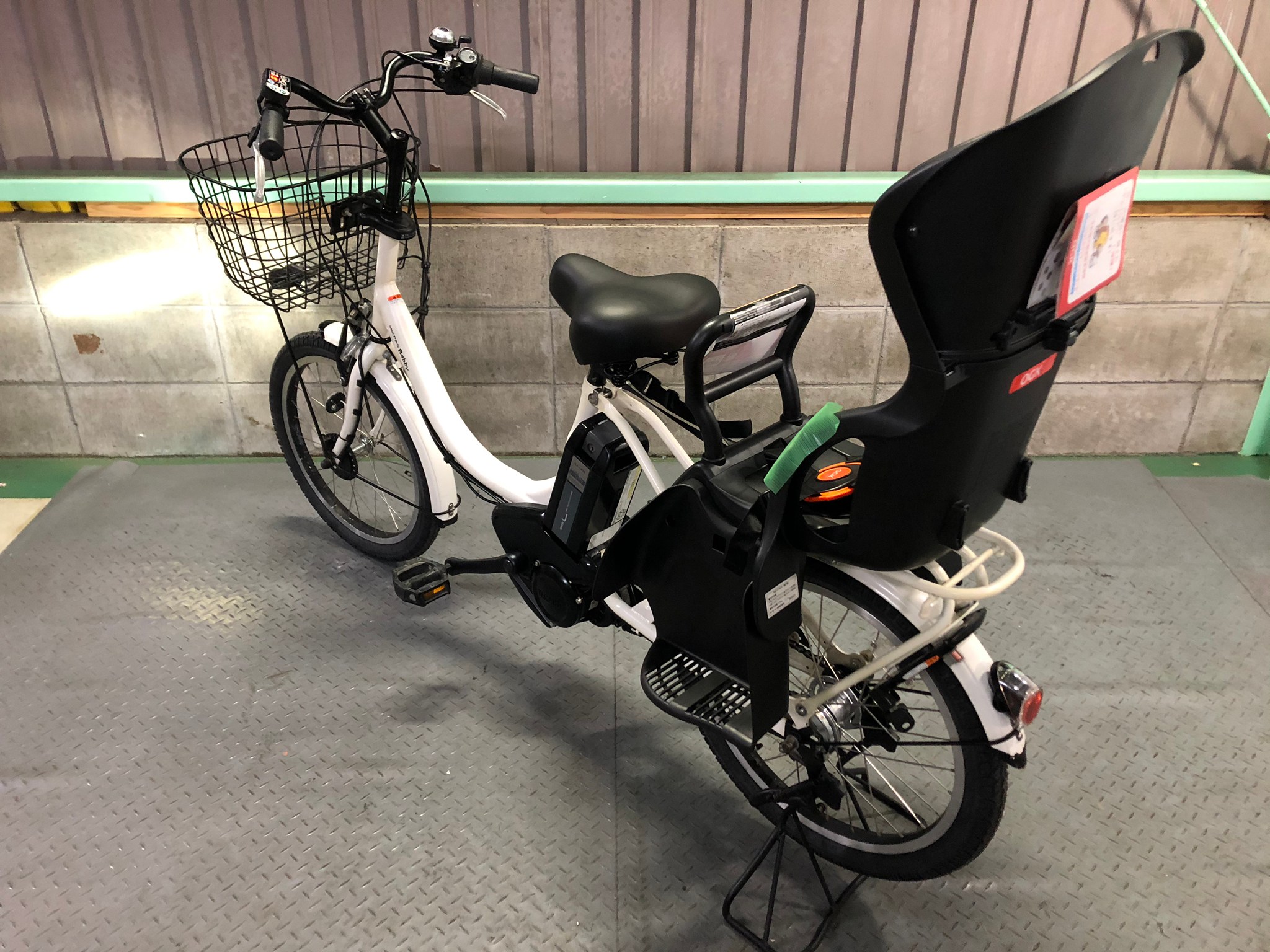 SOLD OUT】電動自転車 ヤマハ パスバビー 20インチ 8.9Ah 後ろ新品子供