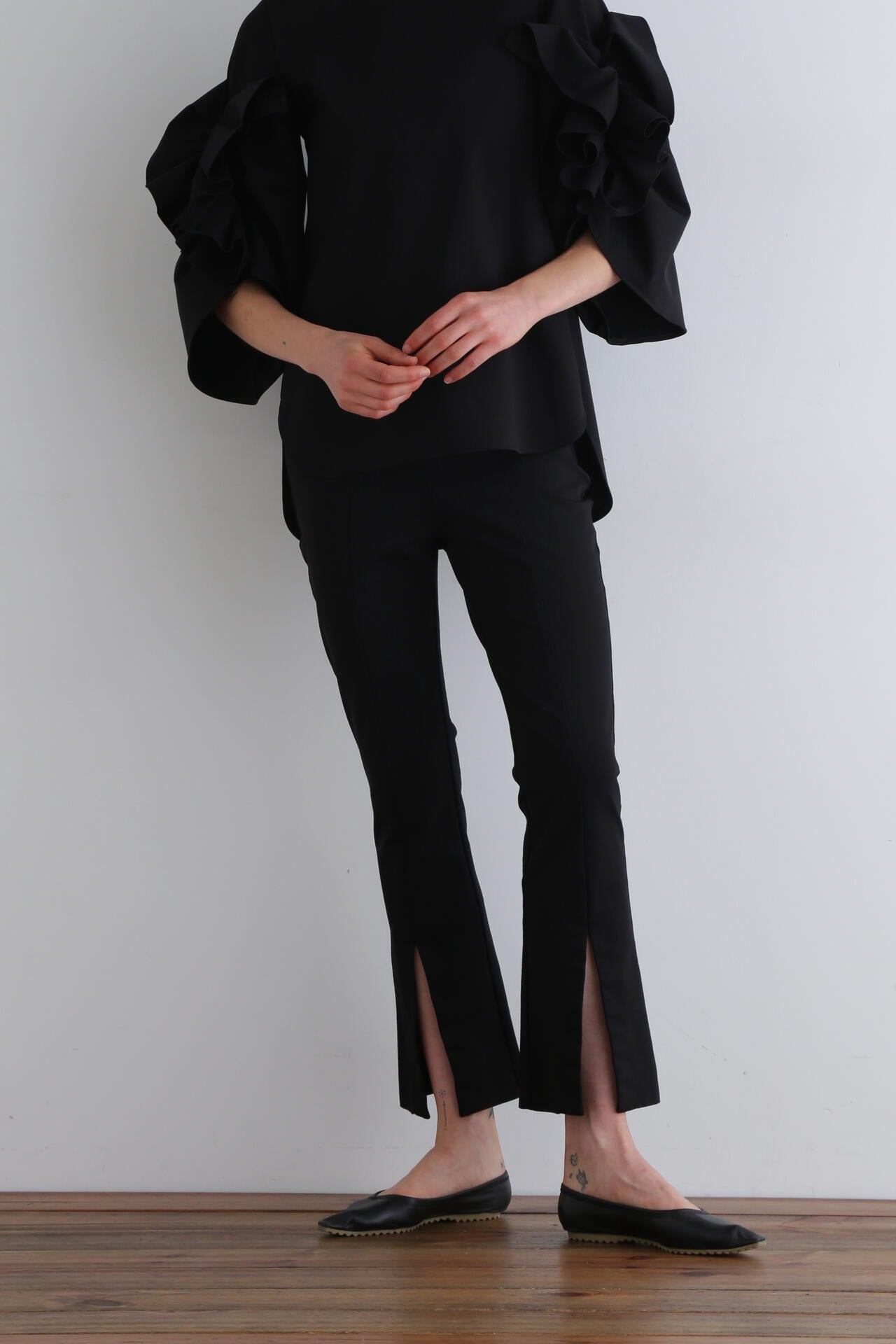 ハイストレッチフロントスリットパンツ | LE PHIL（ル フィル