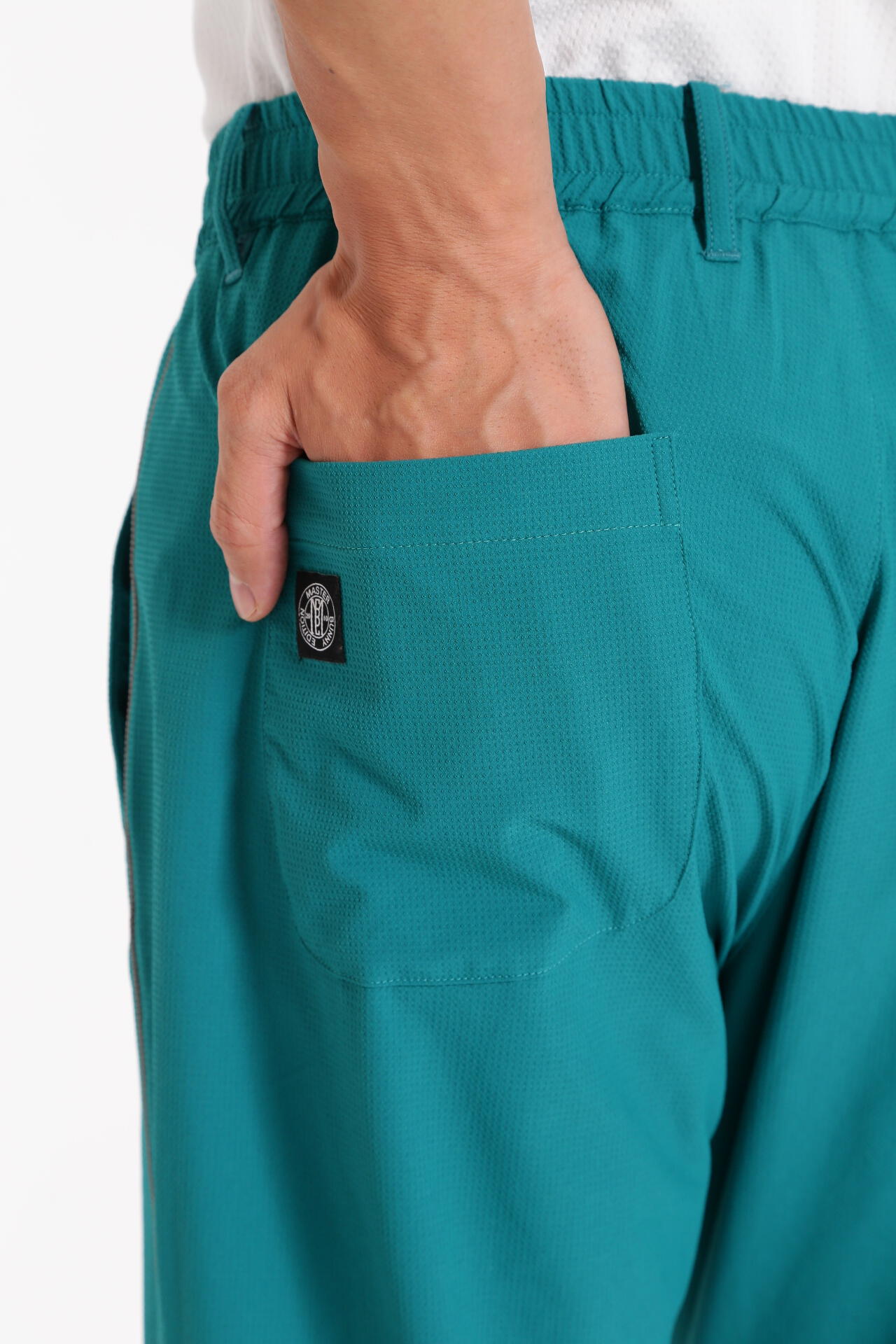 ナイロンストレッチ ジョガーパンツ | MASTER BUNNY EDITION（マスター