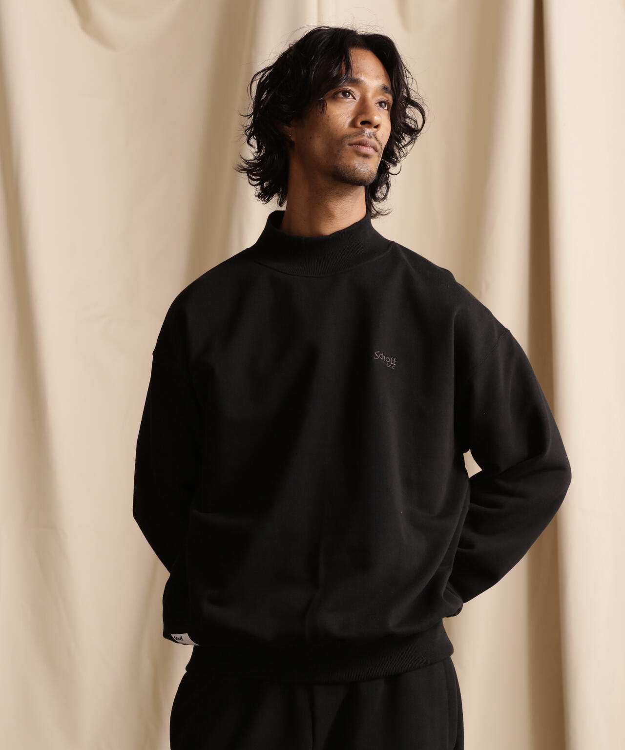 MOCK NECK SWEAT BASIC LOGO/モックネックスウェット ベーシックロゴ