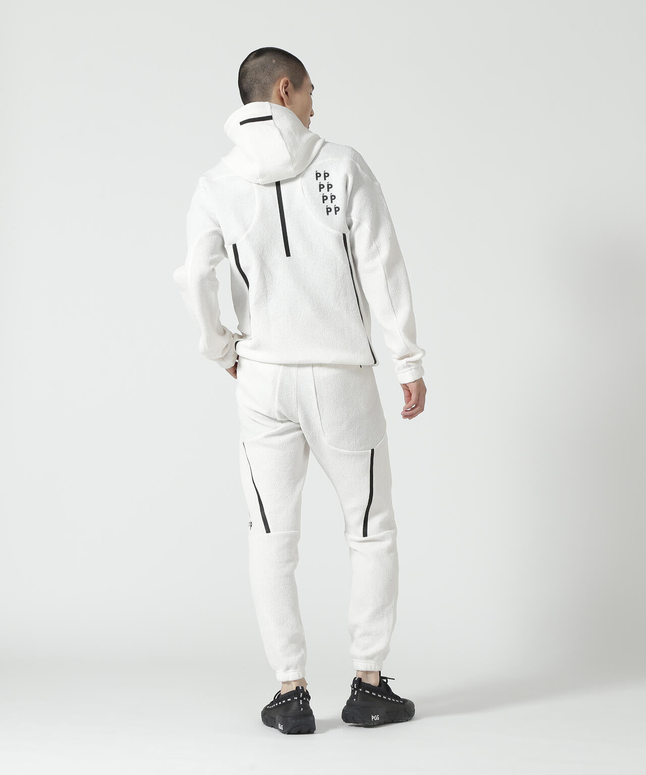 PGG】【直営店舗&公式オンライン限定】ストレッチデニットフルジップ