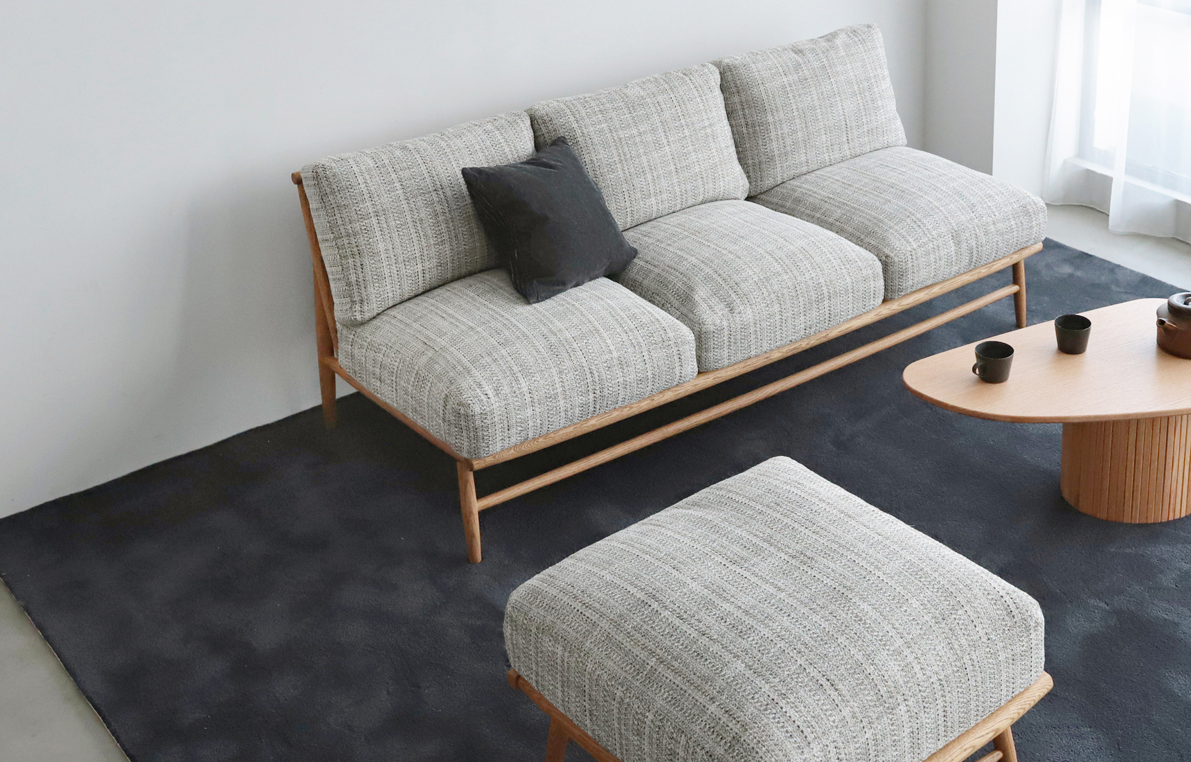 空間をクラスアップする - クラウドソファのファブリック - MOMO NATURAL