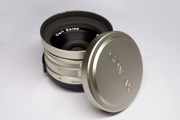 Carl Zeiss Planar T* 35mm F2 G | b's mono-log