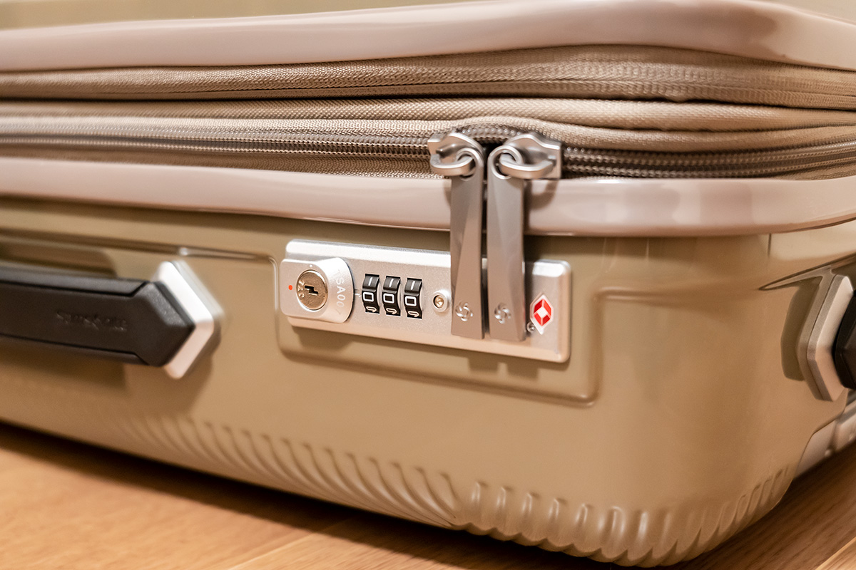 Samsonite Volant Spinner 55 EXP | b's mono-log