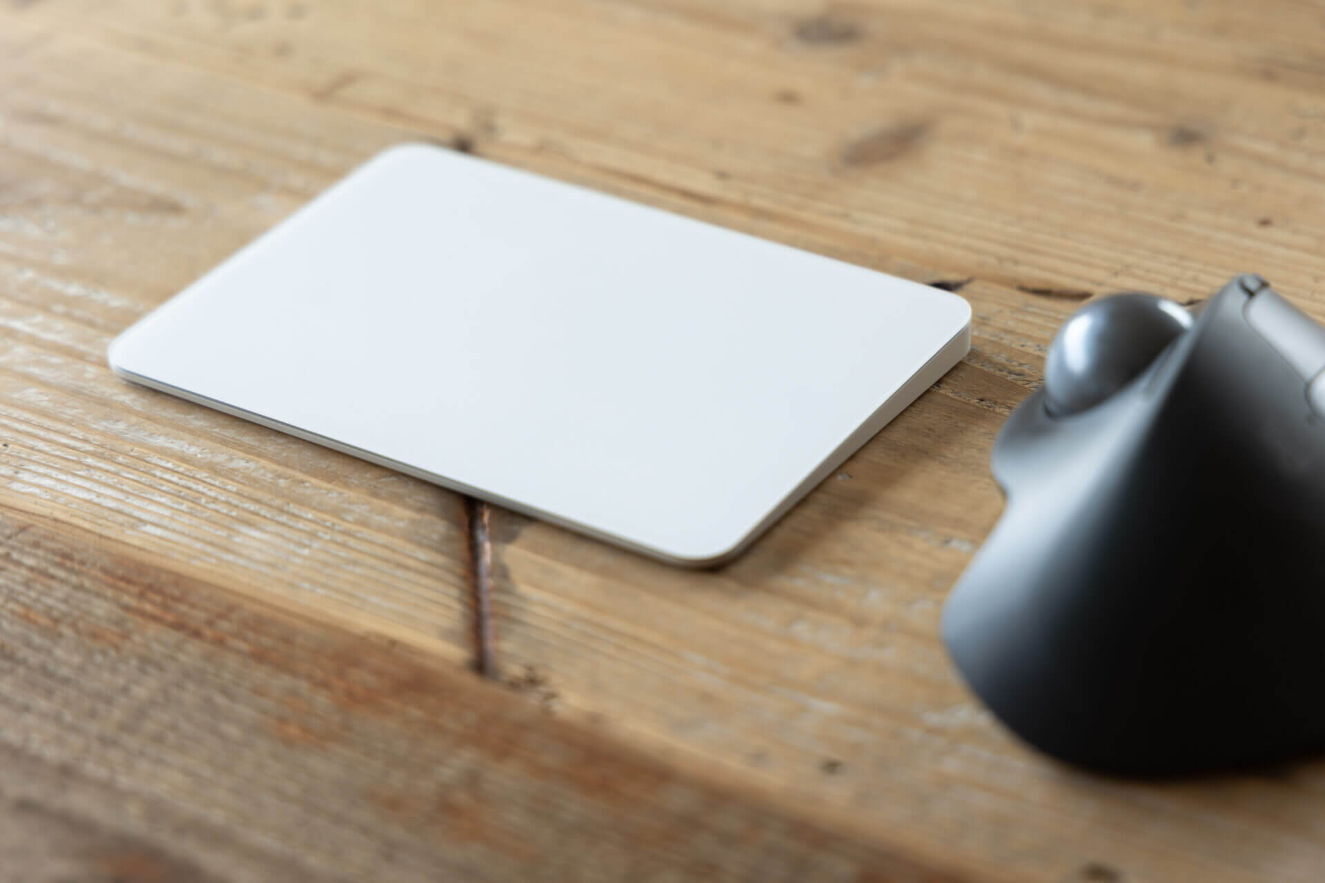 MacBook使いの僕が、トラックボールではなくMagic Trackpadを使う理由