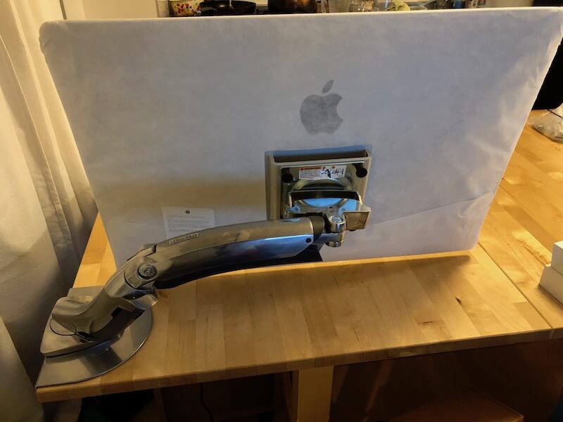 27インチiMacにVESAマウントはおすすめ！エルゴトロンMXで快適に。