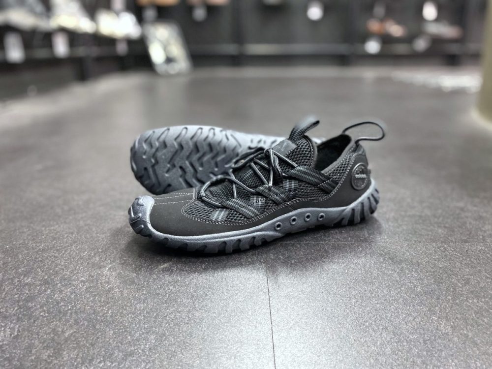 アディダスの伝説的水陸両用シューズが復活」全地形対応モンスター