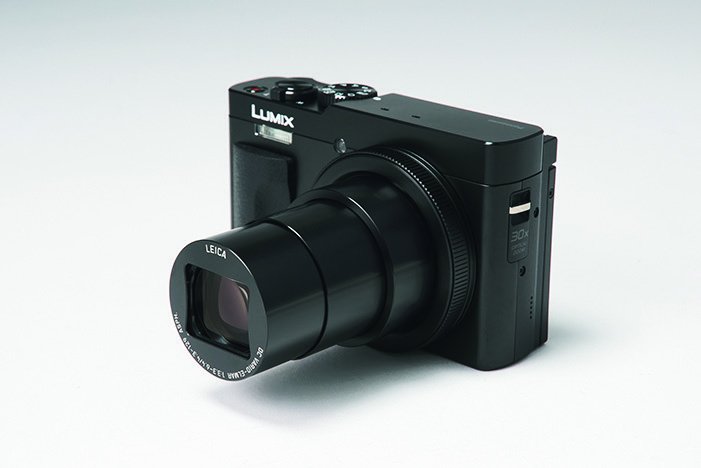 スマホカメラには戻れない!?】今あえて“コンデジ”を選ぶ理由。リコー