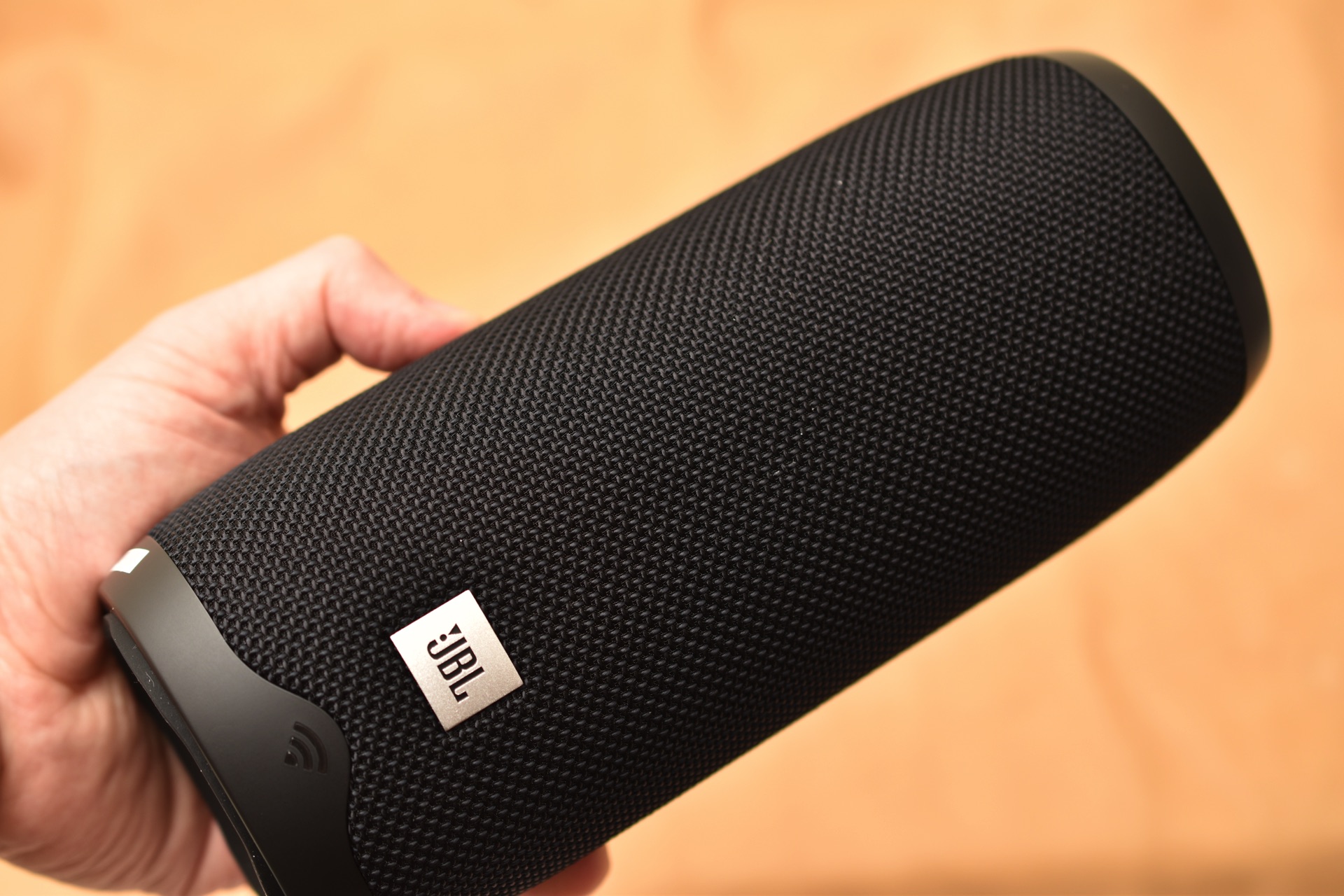 JBL LINK 20 (リンク20) 防水AIスピーカーに迫力サウンドがプラスされ