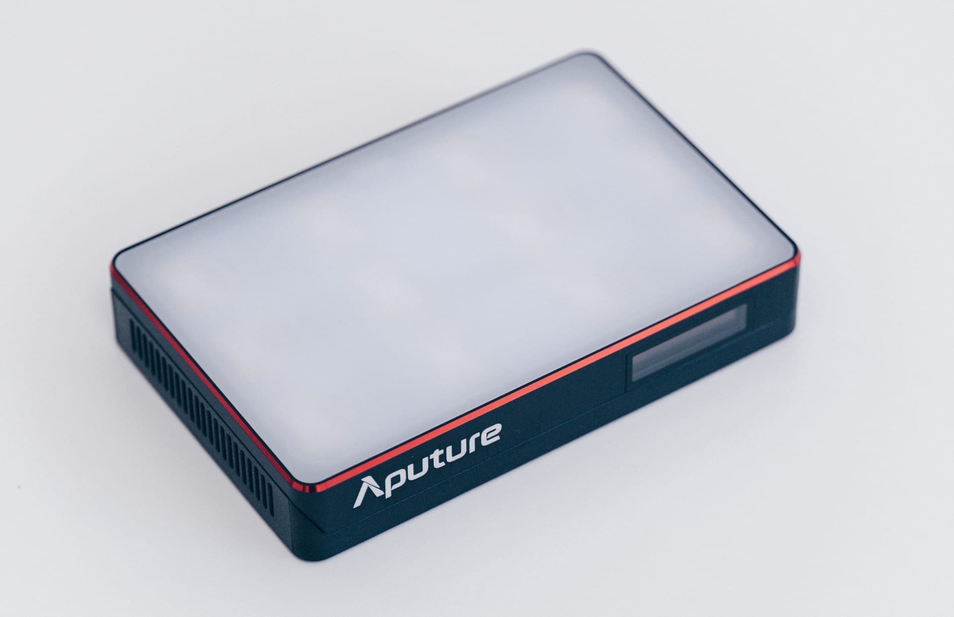 Aputure AL-MC レビュー／マグネットでどこでも設置できる小型RGB LED