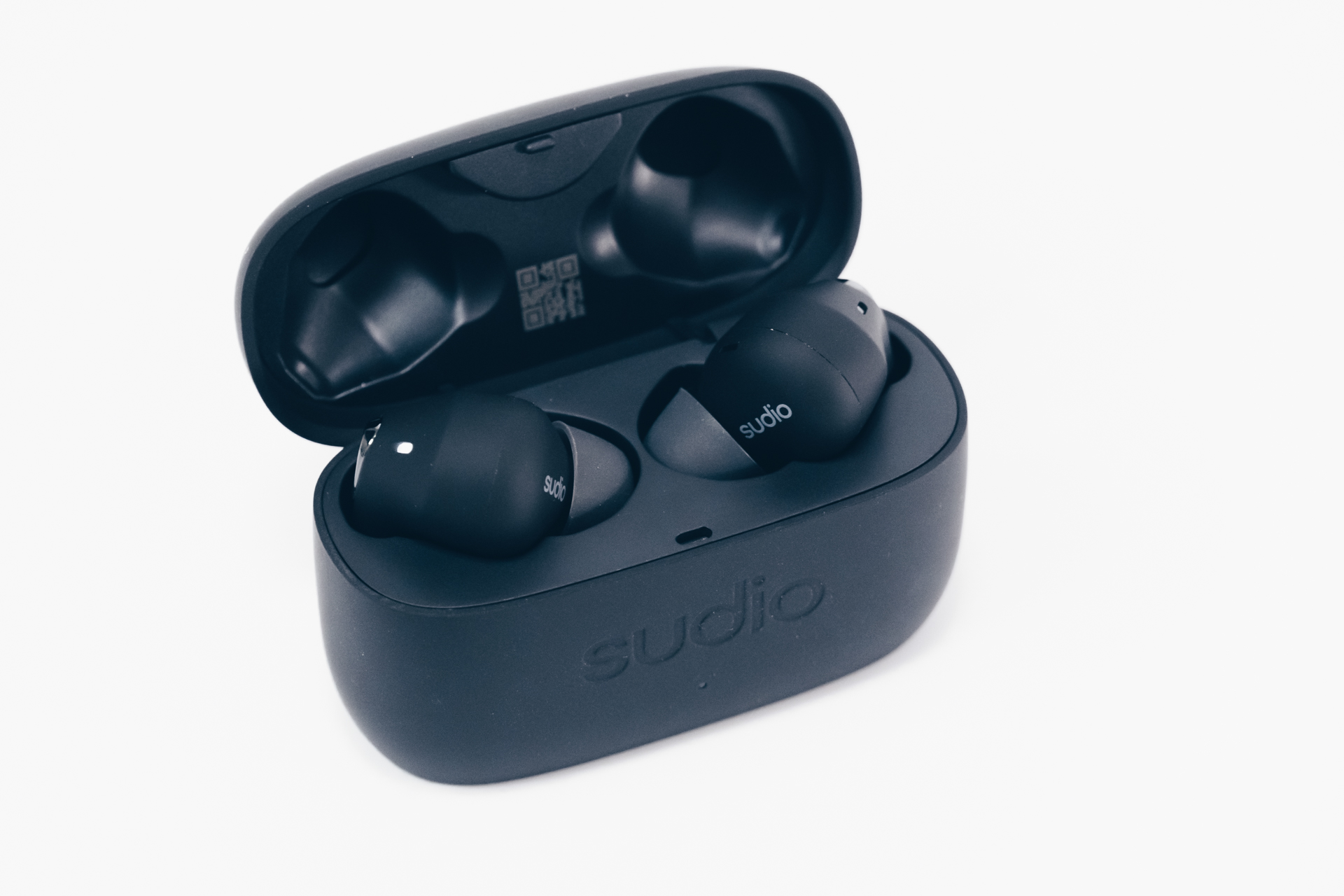 Sudio E2 レビュー／優秀なノイズキャンセリング搭載。デザインの良い