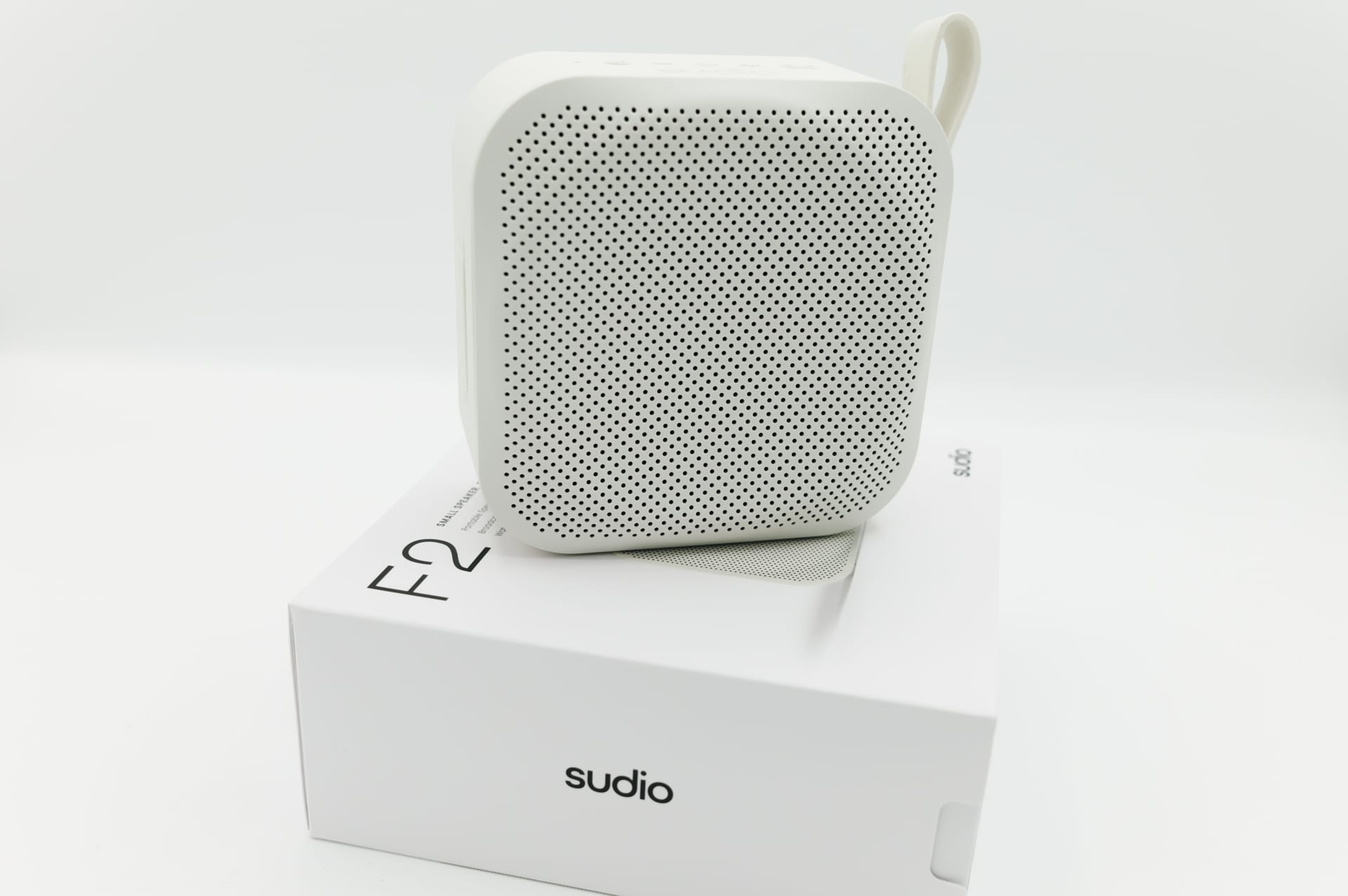 Sudio F2 レビュー／コンパクトなのにパワフルなサウンド。オシャレな