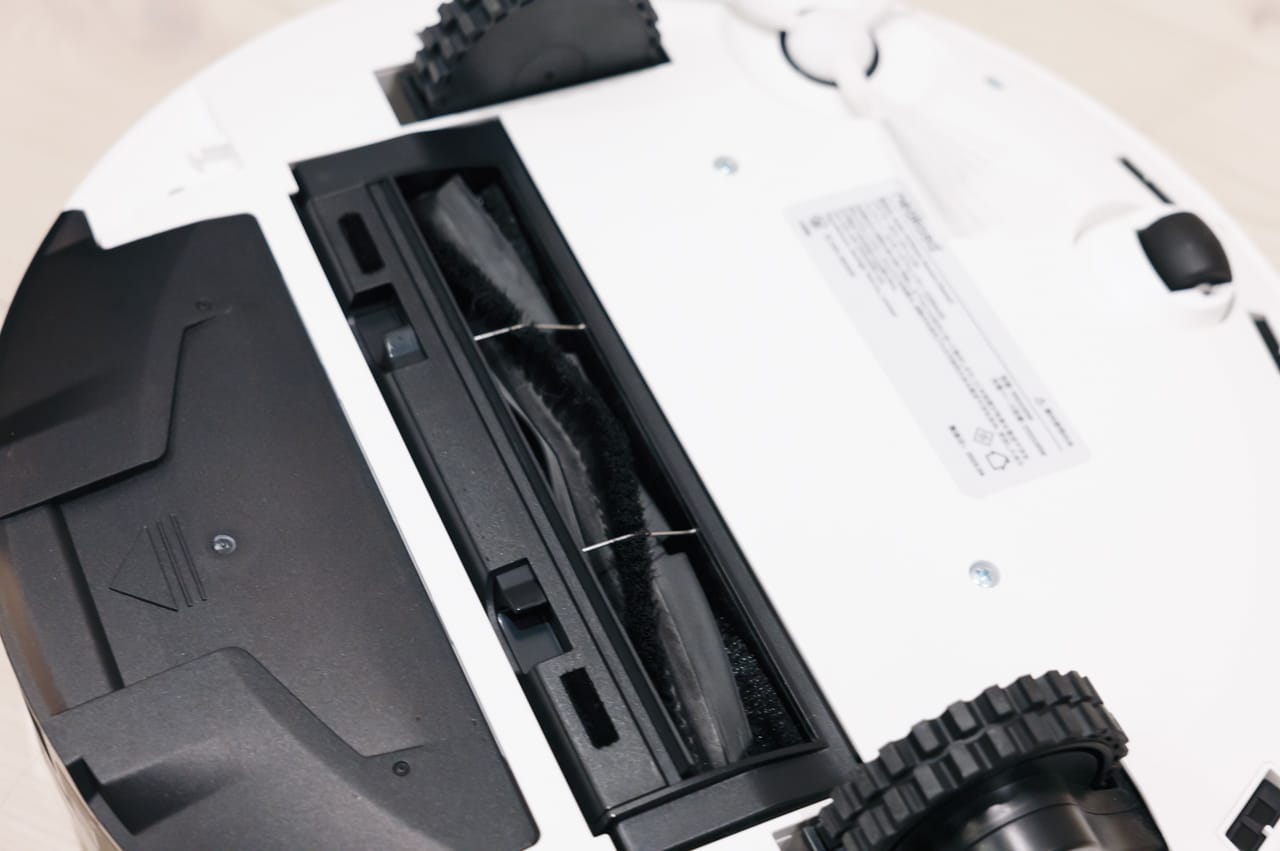 掃除と水拭きが同時にでき、強力な吸引力を誇るロボット掃除機