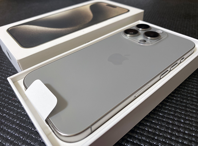 久しぶりのスマホ買い替え！iPhone 15 Pro（512GB ナチュラル