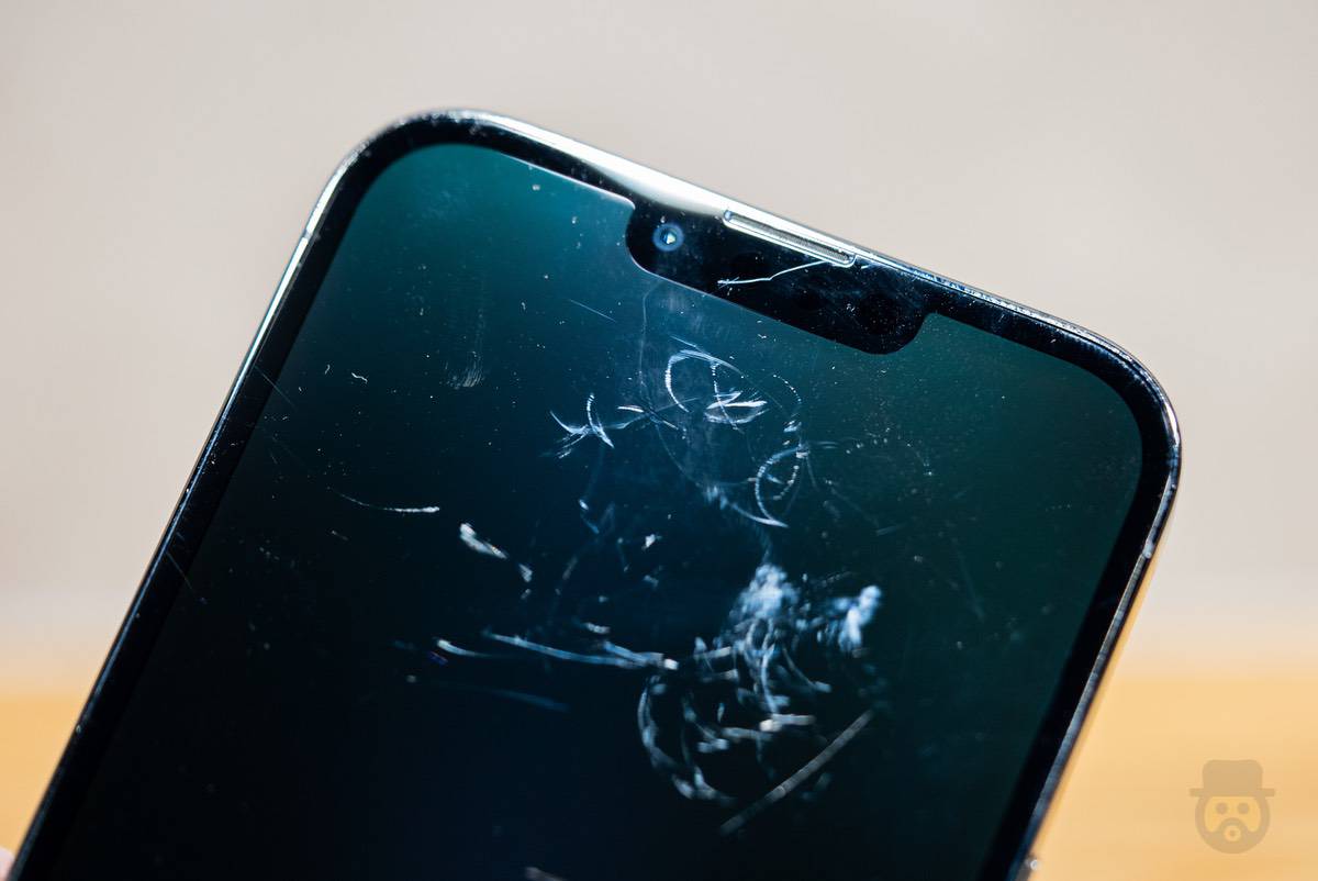 検証】家にある材料でiPhoneの画面キズは消せるのか？実際に試してみた