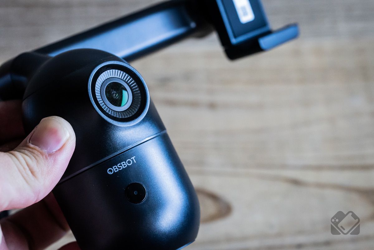 OBSBOT Me レビュー：自撮り動画に最適なAI自動追跡スマホスタンド