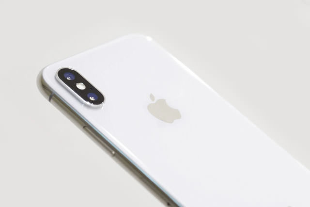 注目機種「iPhone X」を徹底レビュー！10周年を節目に史上最大の変化を