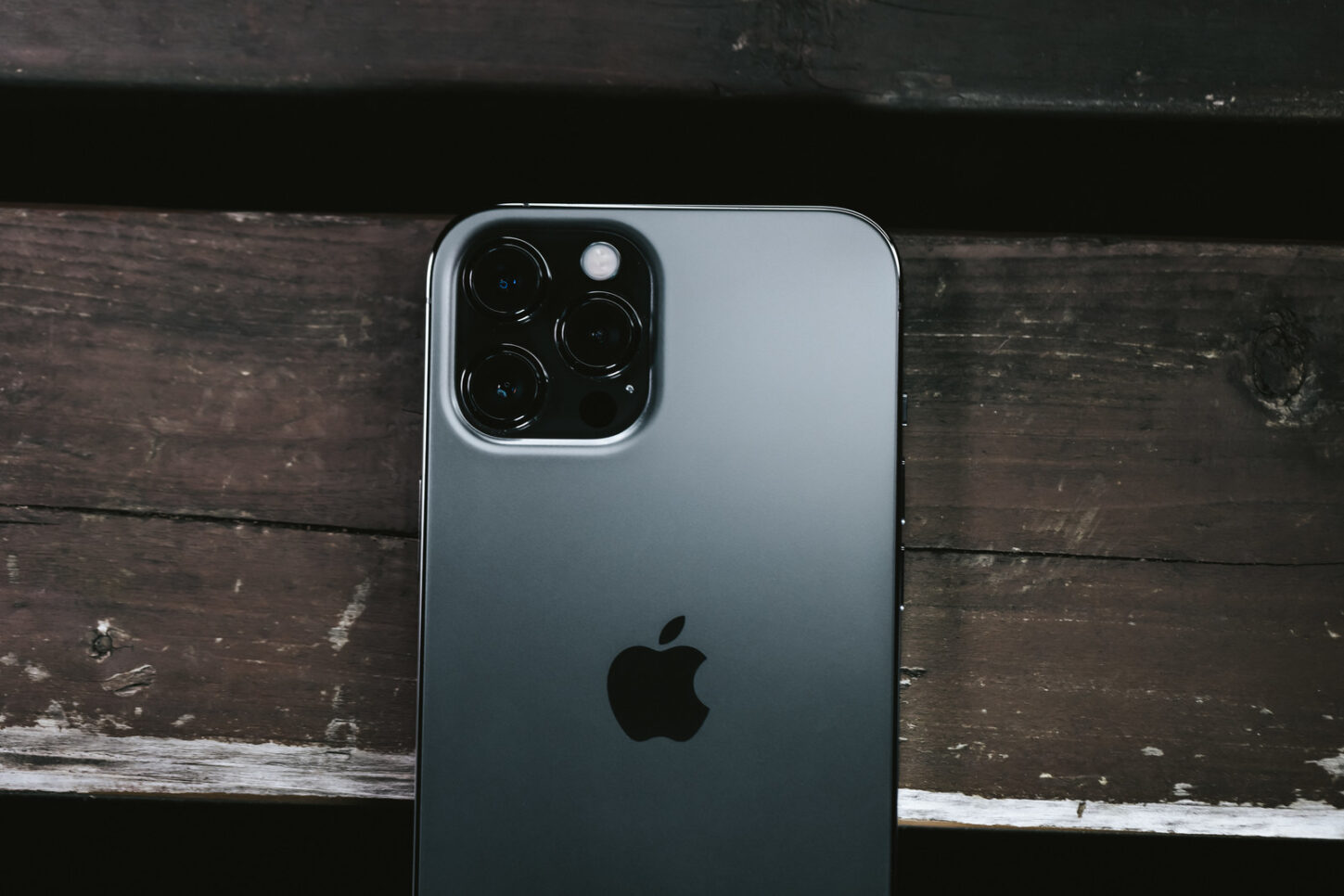 iPhoneでカメラのピントが合わなくなる原因と対処方法について