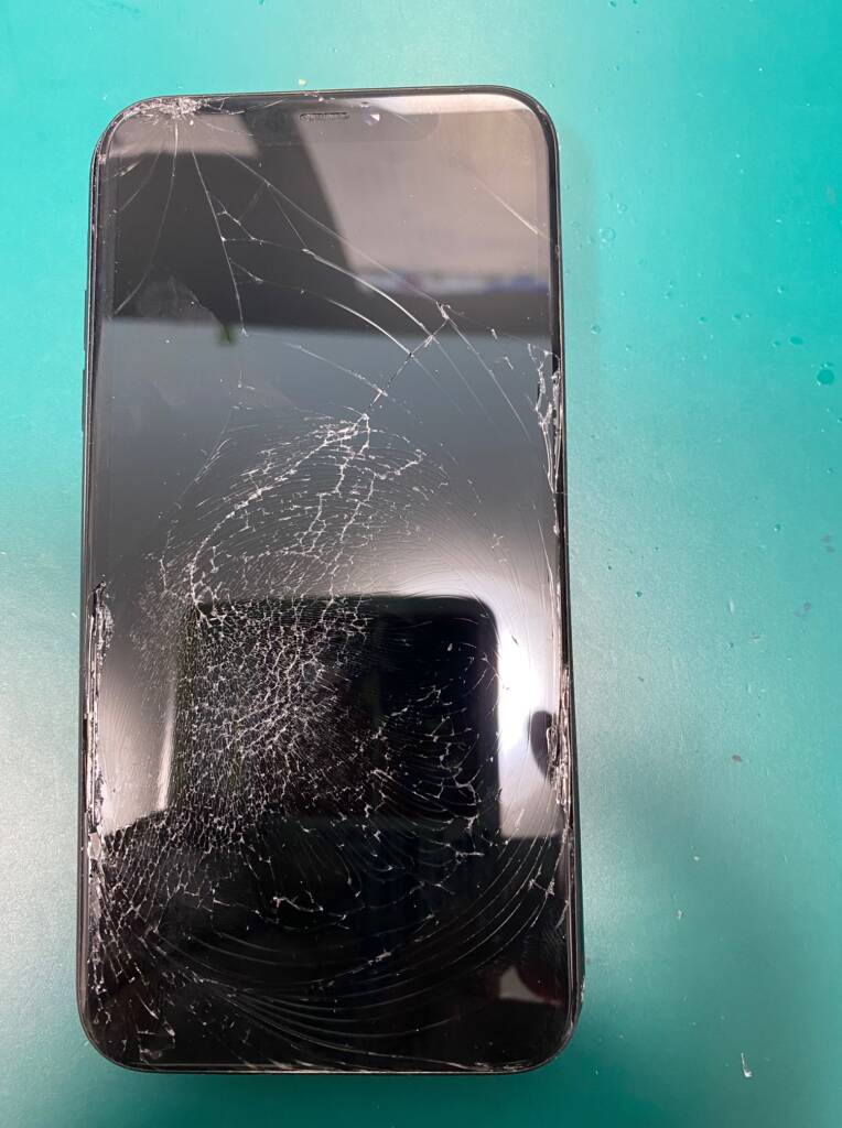 iPhone11 画面割れ即日修理 | iPhone 修理専門店 モバイル修理.jp