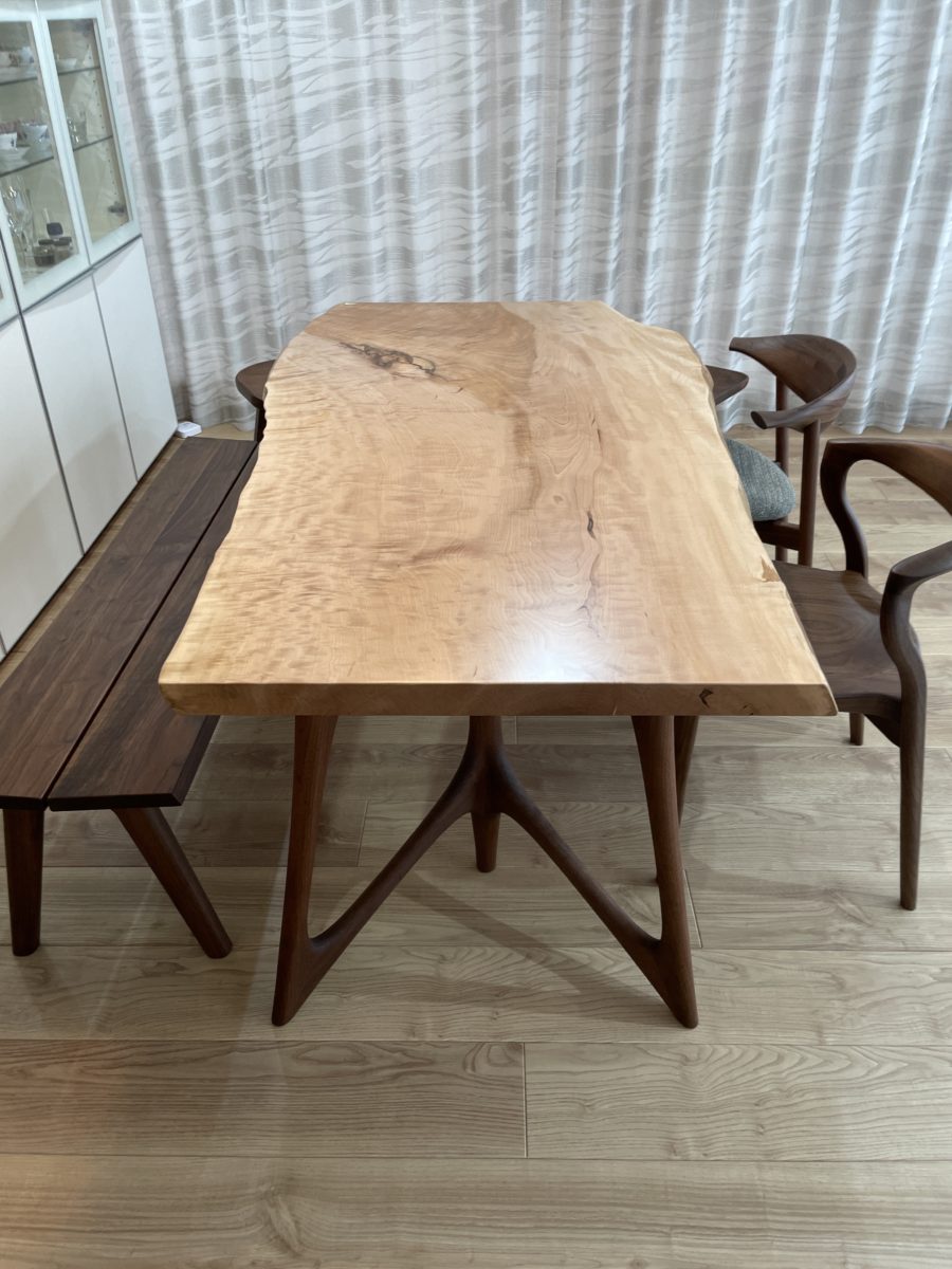 ダイニングテーブルxトチ【大阪府・よっしー様】憧れの一枚板とともに