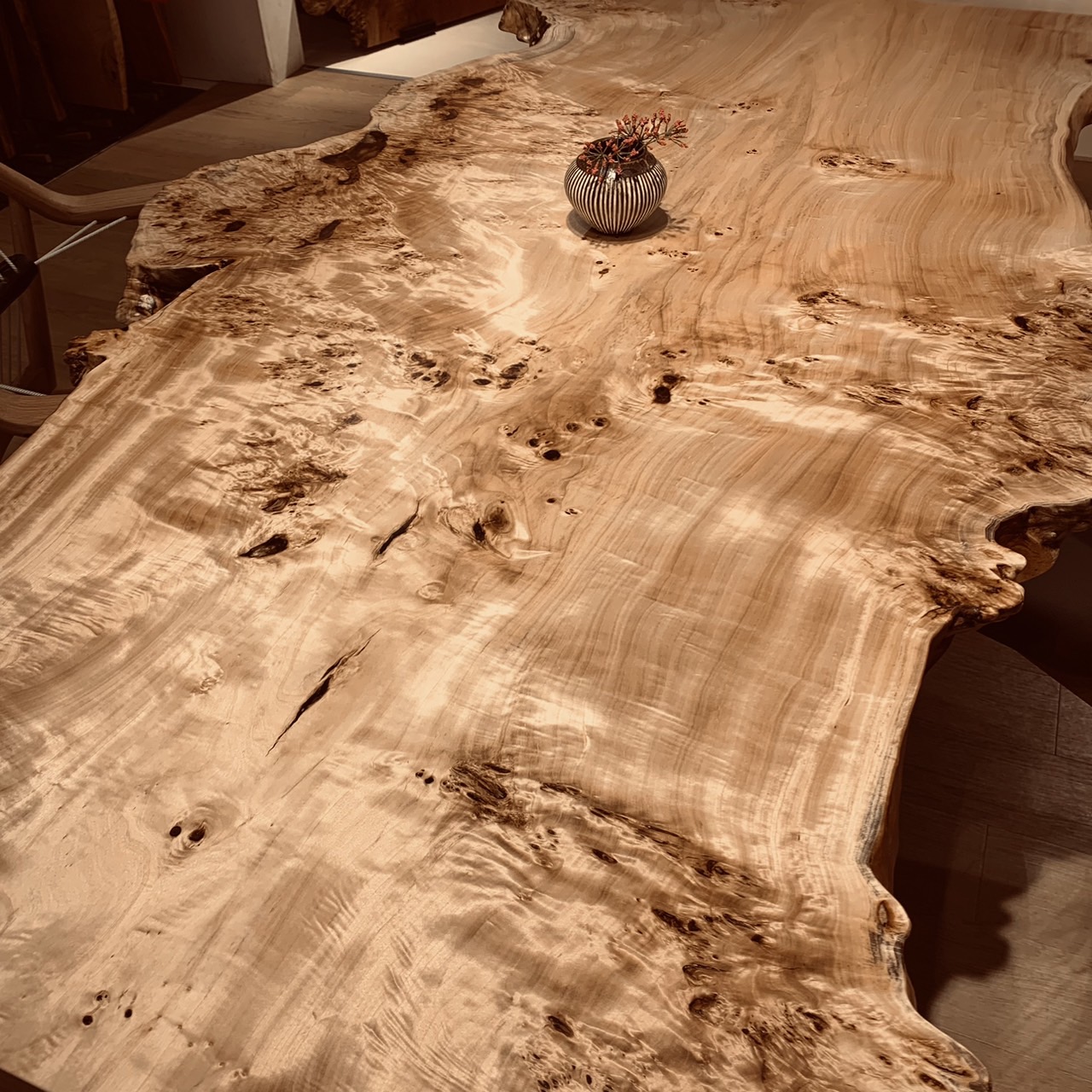 一枚板新入荷情報】最新人気樹種「ポプラ」at 青山プレミアム