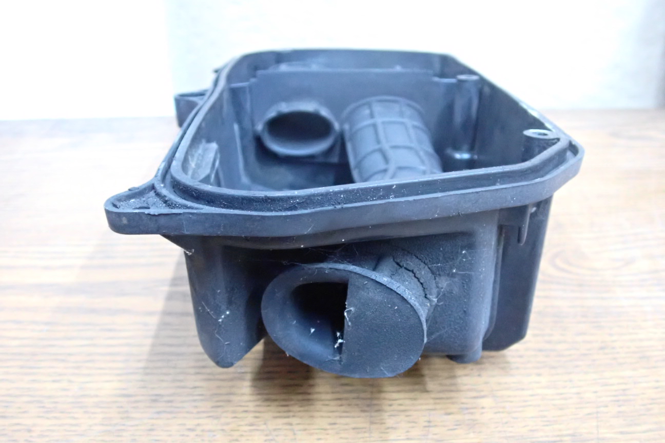 2005 HONDA PS250 BIG RUCKUS AIRBOX AIR CLEANER BOX 17235-KTB-000