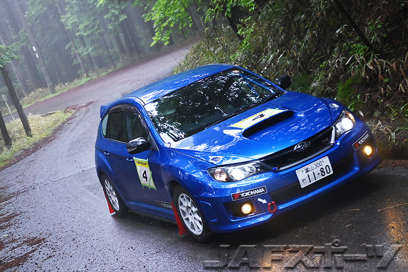 中部・近畿ラリー開幕戦DE-1はクラス転向初戦の高畑智之/大西沙智組が