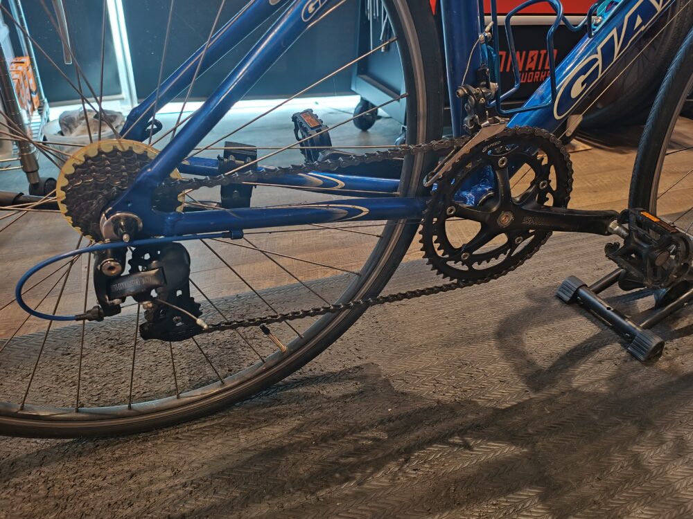 ギガテックス・モータース【中古ロードバイク】ジャイアント OCR-3