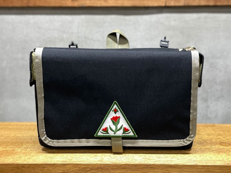 ULTRAROMANCE FABIO'S FANNY (X50/BLACK LAVA) – BICYCLE STUDIO MOVEMENT