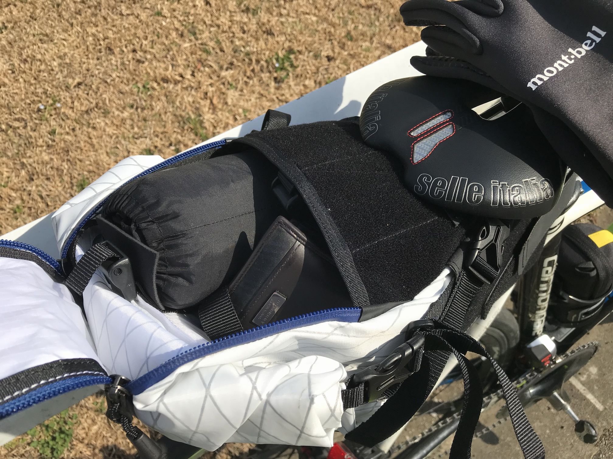 大型サドルバッグ】わずか198gのsuewの超軽量サドルバッグ(シート