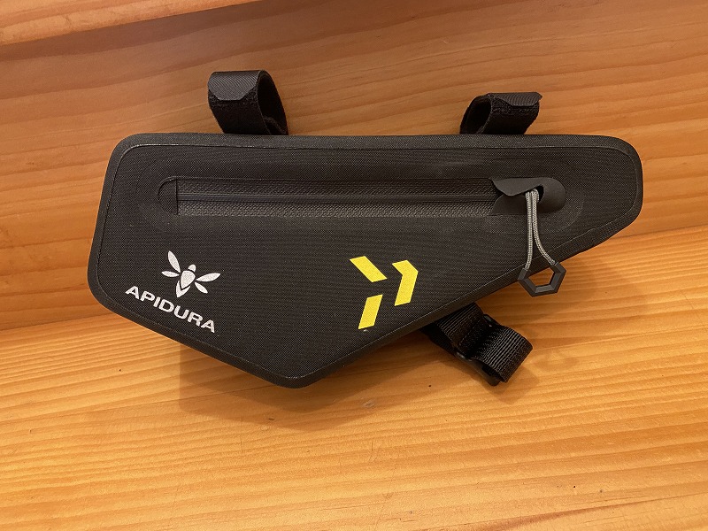 レビュー】APIDURA（アピデュラ）BACKCOUNTRY FRAME PACK (1L)（バック