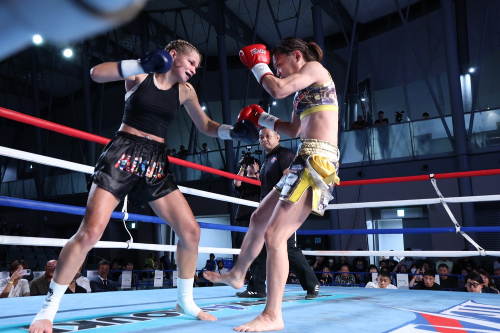 HEAT57】MISAKIが3Rに右ストレートでダウンを奪って判定勝利、ISKA世界