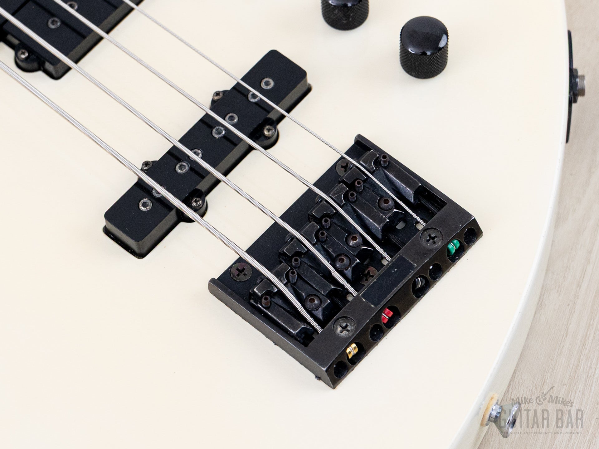 1989 BC Rich Mockingbird Bass MB-857 Vintage PJ Bass Snow White, Japan