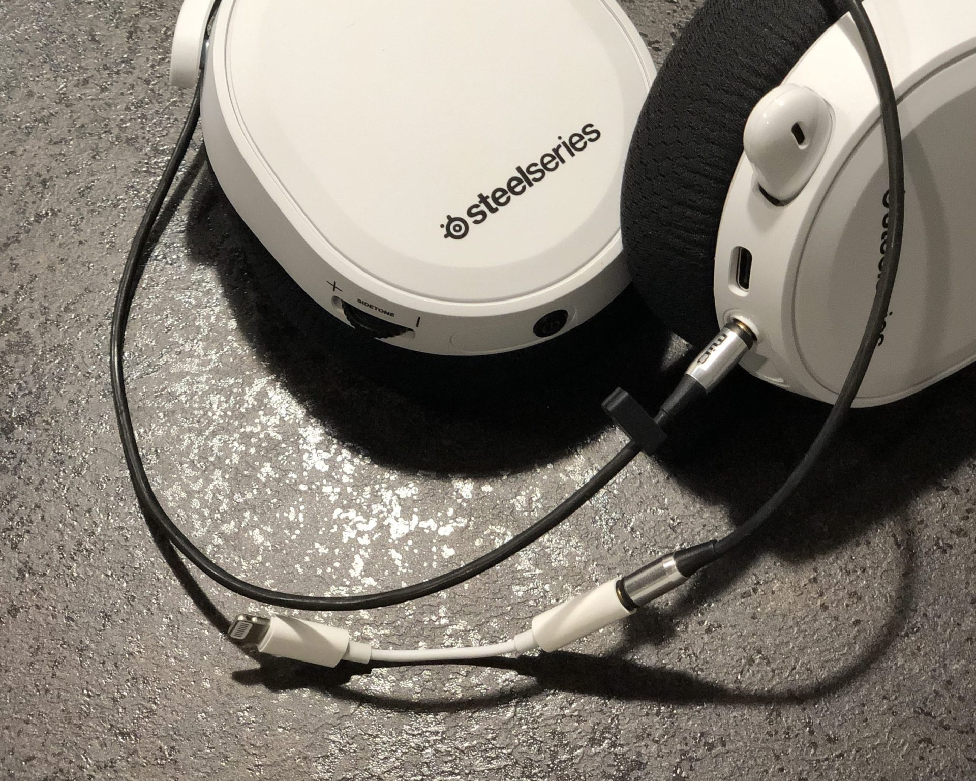 Arctis 7P+】ヘッドフォンシェアジャックにスマホを繋げてApexをプレイ