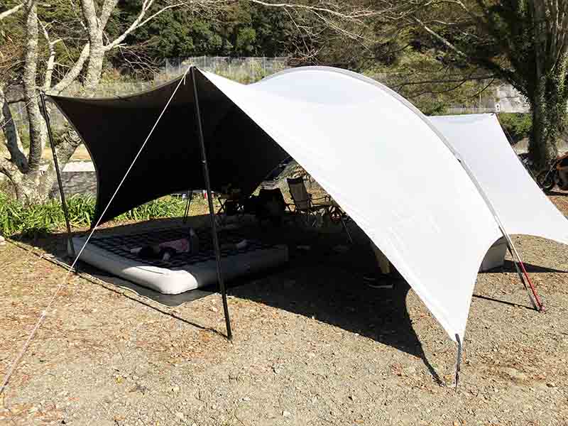 ハビタープ】OutdoorBaseのトンネル型快適タープのレビュー。使い方は