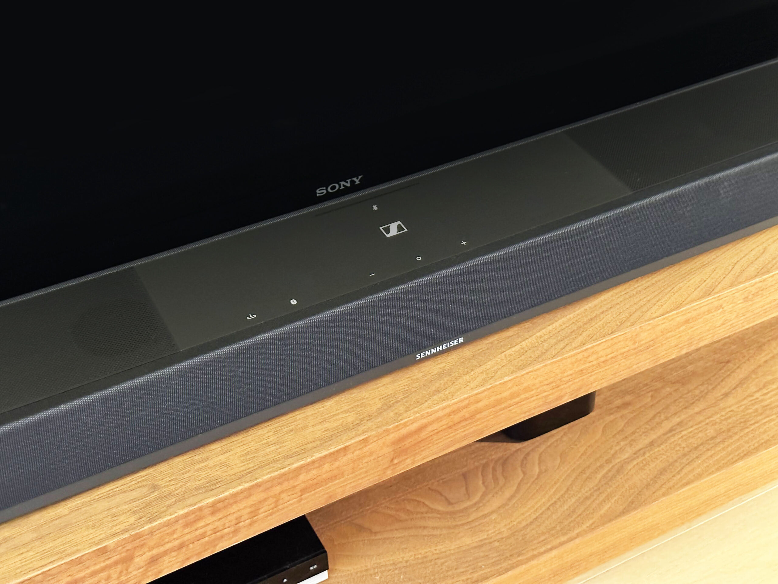 ゼンハイザー AMBEO Soundbar Plus】すべてが規格外の最強サウンドバー