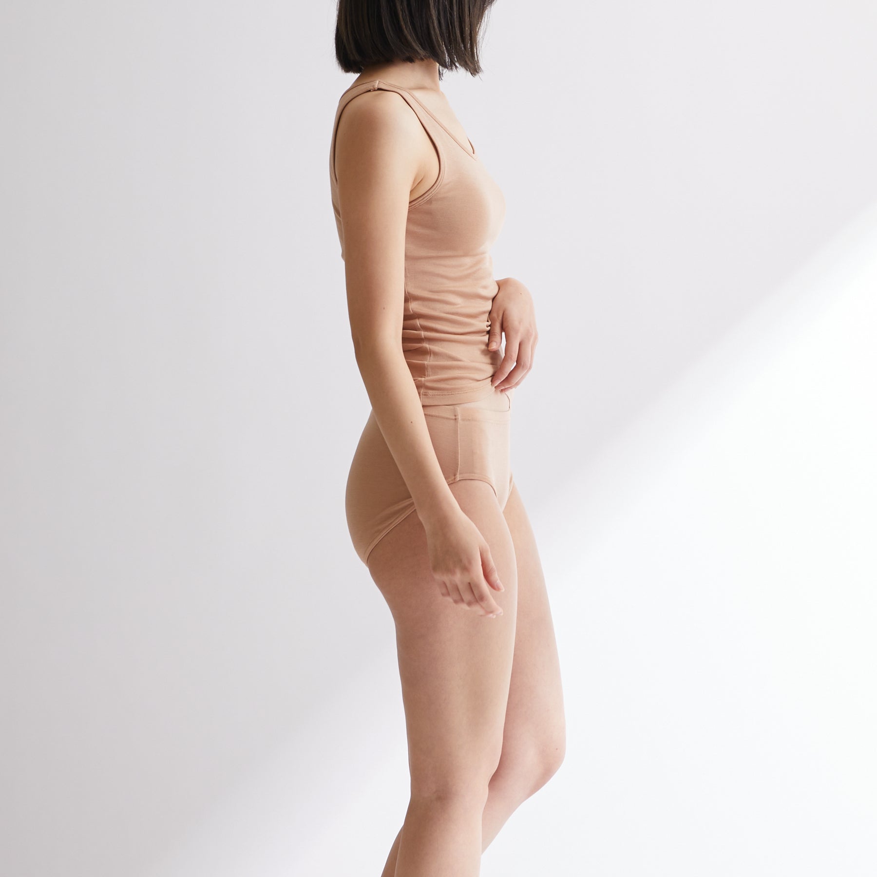 シルク100%タンクトップ, カップ付き, 2023SSモデル, キャメル／ブラ