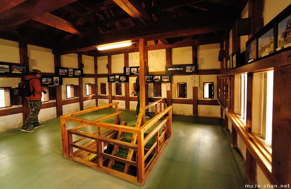 hirosaki-castle-interior-big.jpg