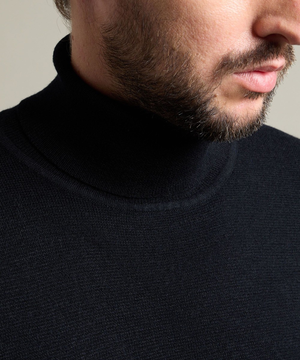 HIDEAWAYS BLACK】シルク混 ミラノリブタートルネックニット｜プル