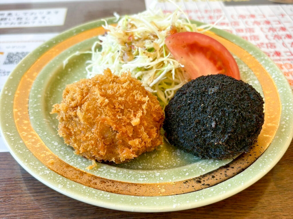 柴犬のルーツとなった犬、その名も「石号」。道の駅やお食事処は柴犬に