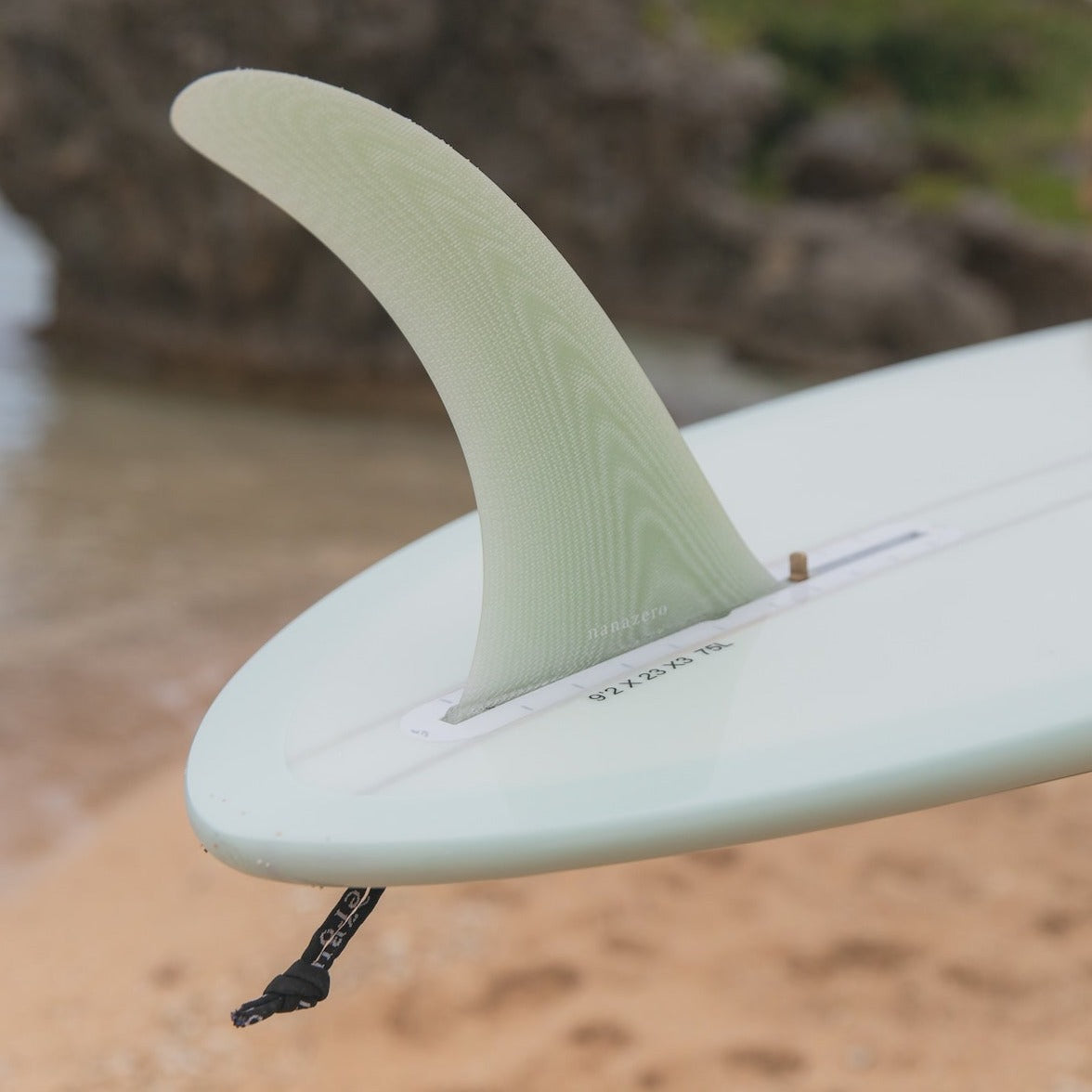 初心者向け！サーフボードフィンの選び方ガイド – nanazero Japan