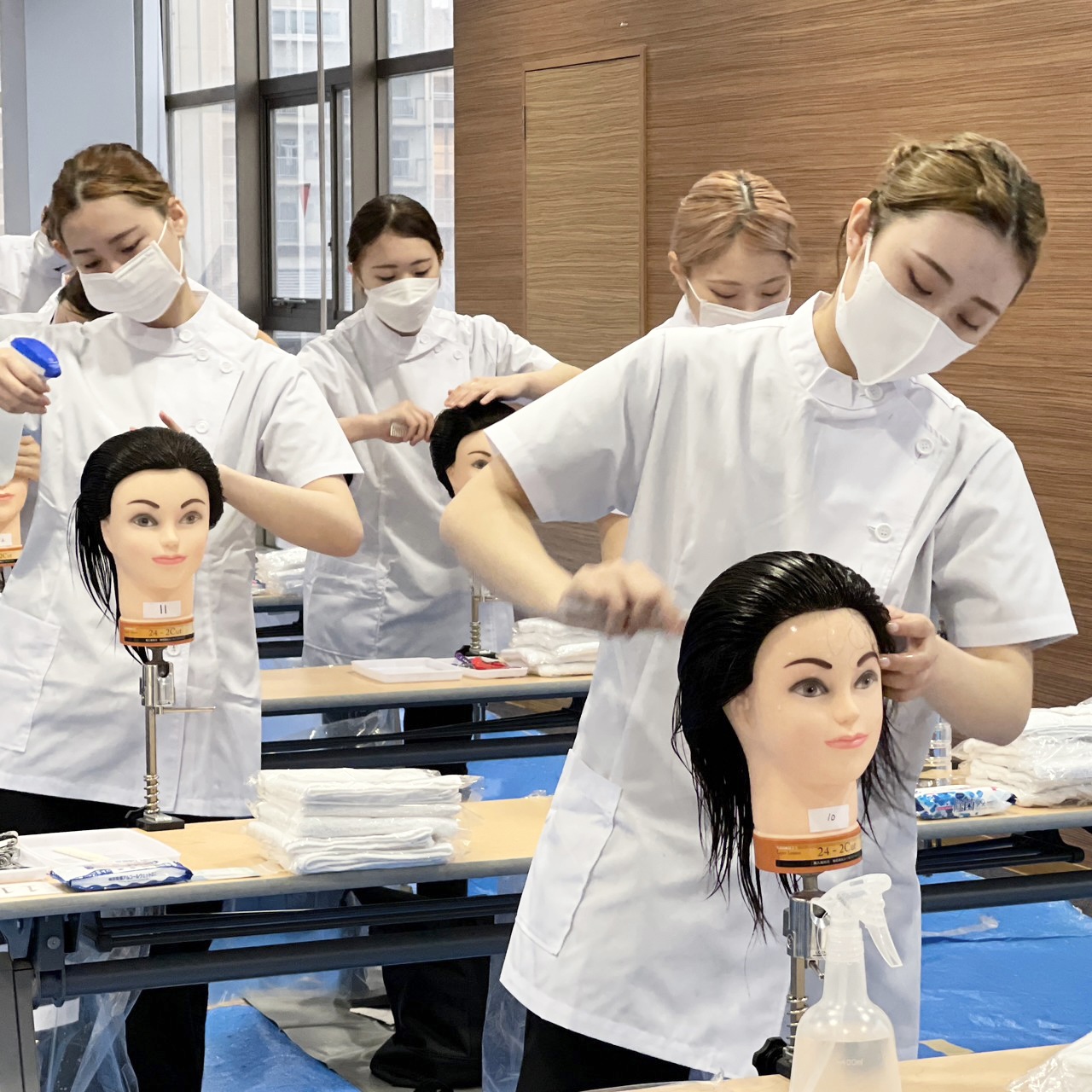 第47回理容師・美容師国家試験実技スタート – 福岡南美容専門学校