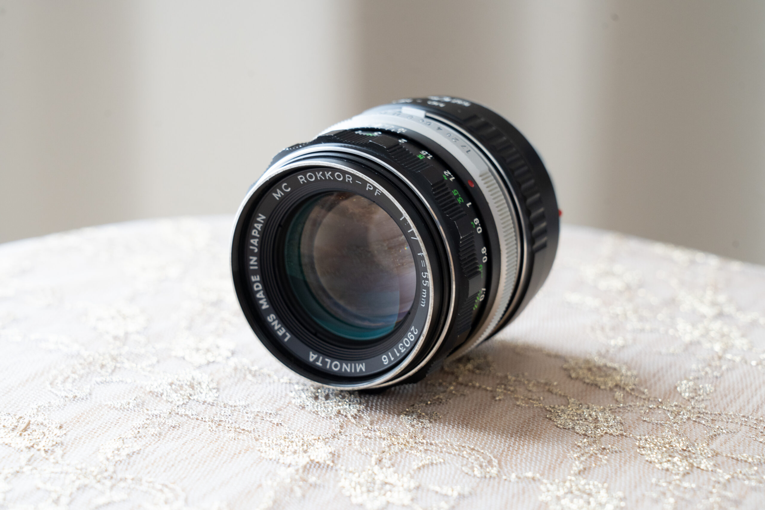 コスパの良いオールドレンズMINOLTA MC ROKKOR-PF 55mm F1.7をレビュー