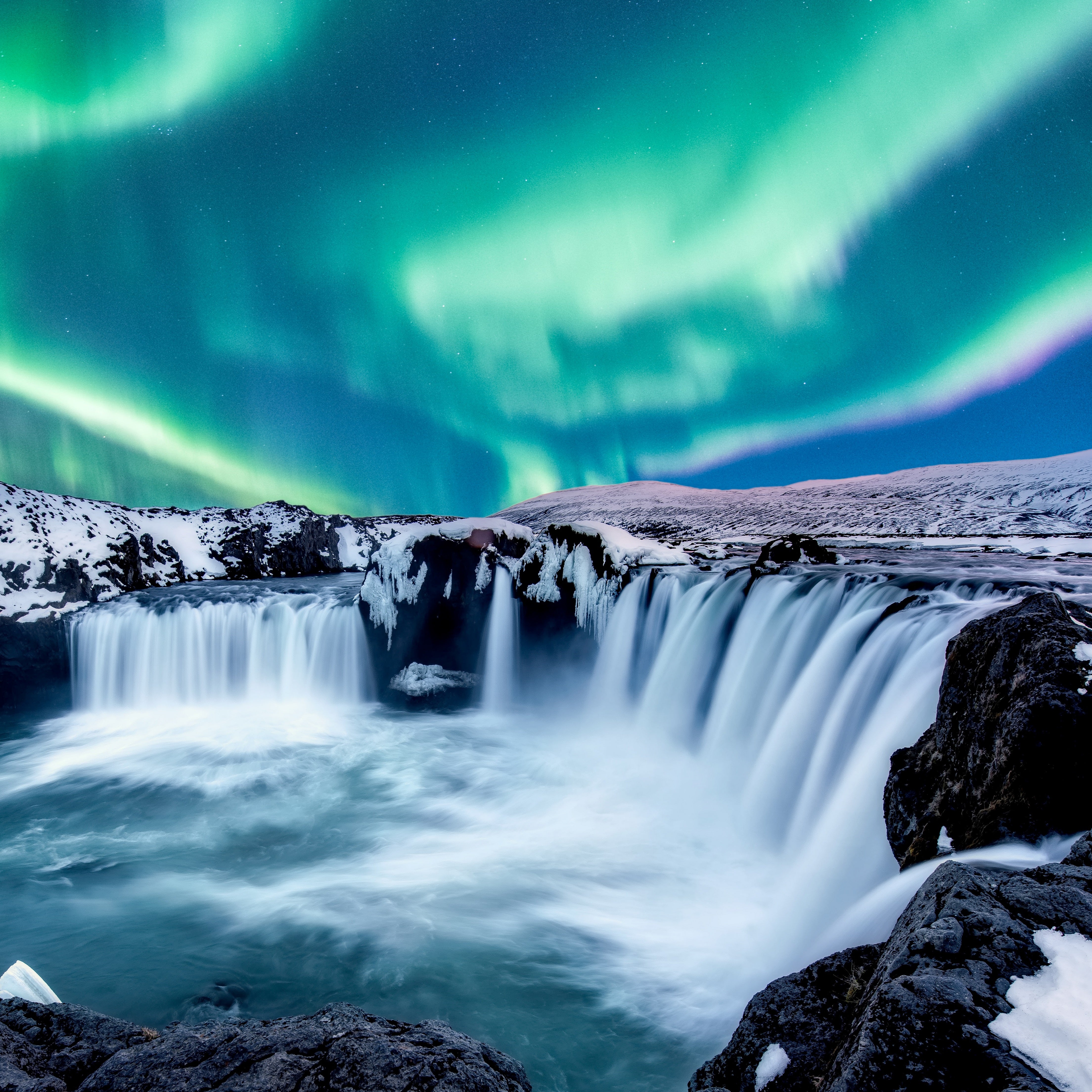 Northern Lights Over Godafoss, Iceland - 200 Piece Wooden Jigsaw