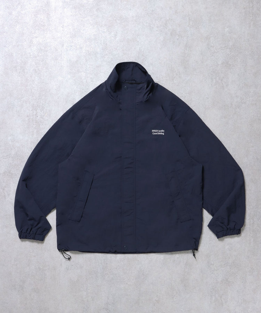 FFEIN（フェイン）】スタンドカラーナイロンジップアップジャケット