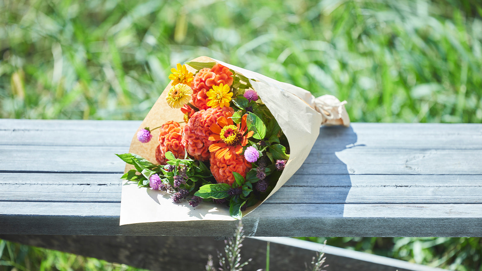 ネコハナギフト L (6,800円) | 猫にとって安全性の高いお花をお届け