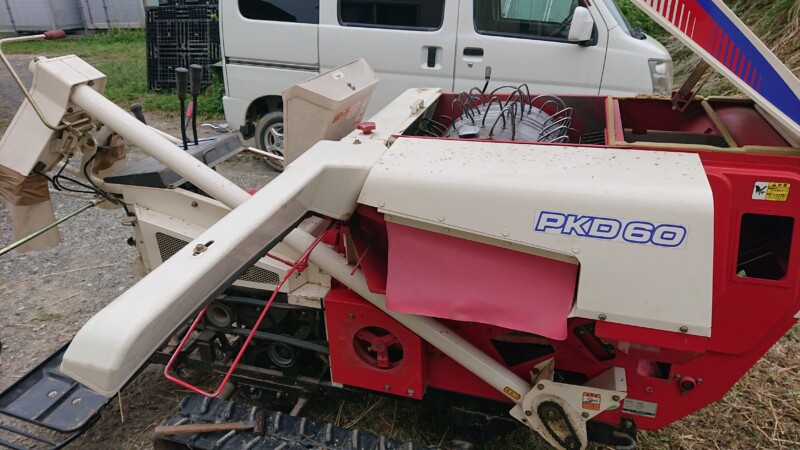 ハーベスター（自走式脱穀機）使用後分解掃除点検整備 2023年10月8日