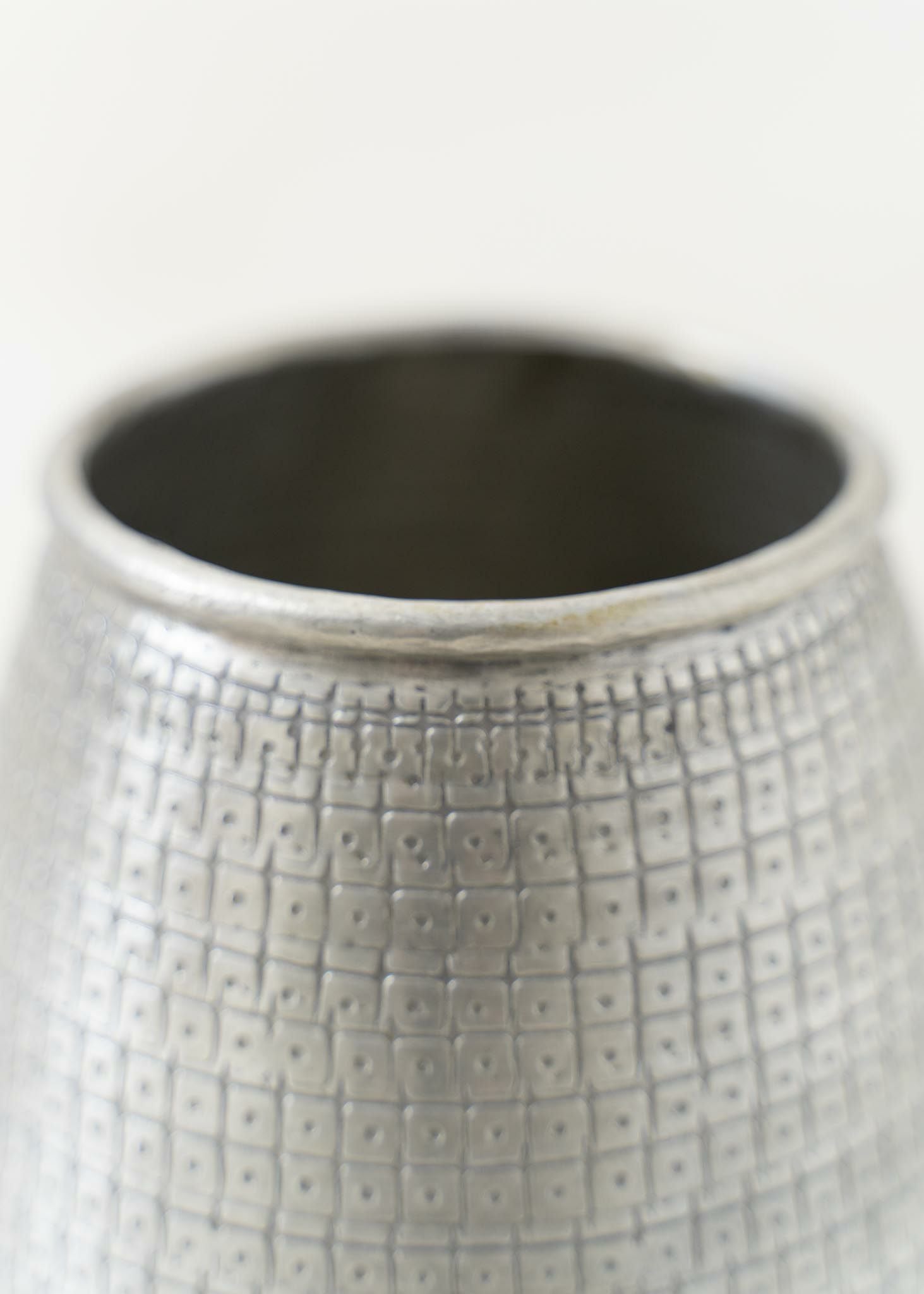 Artistic Aluminium Vase Square Hammered | Pasand by ne Quittez pas